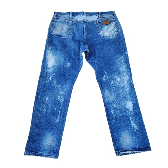 Mens Wrangler 13MWZPW sz 40 Denim bleached distressed Jeans - Picture 2 of 11